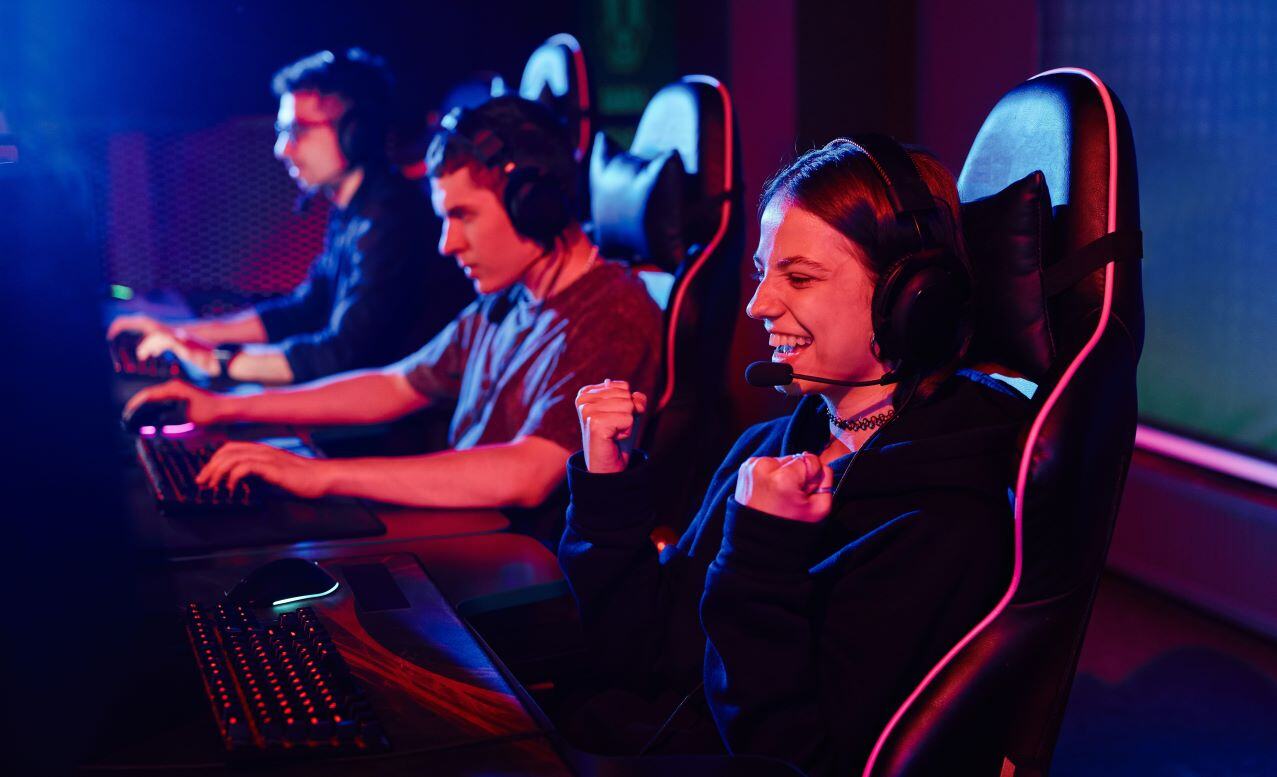 Cover of Women in Esports: What Challenges Are Women Facing?