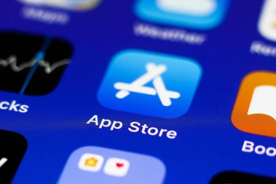 Cover of App Store’s NFT Guidelines: Imminent Peril or Entry Ticket for Blockchain Games?