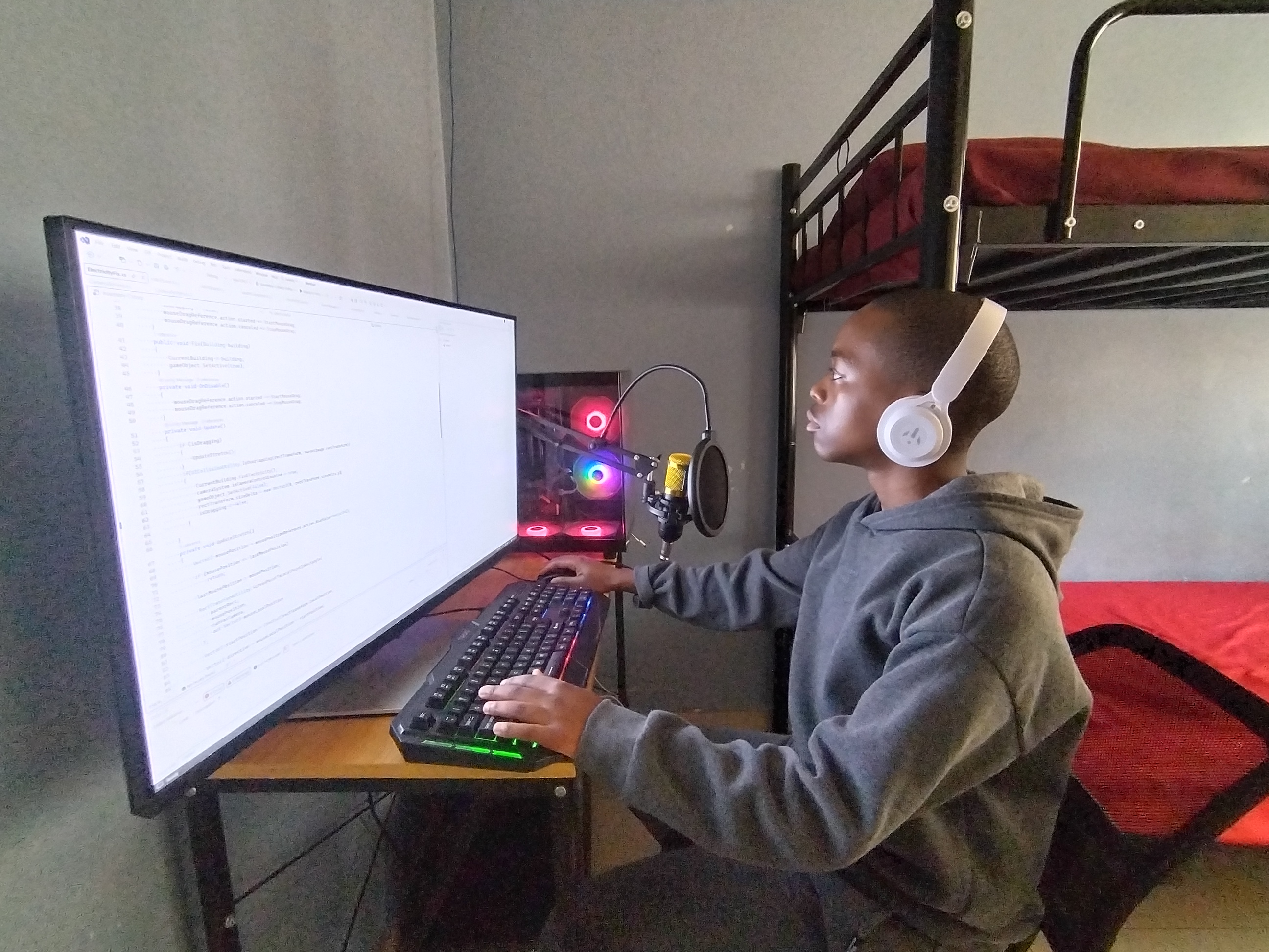 Cover of Lerato Mothata: The 17-Year-Old Bringing Back the LAN Party